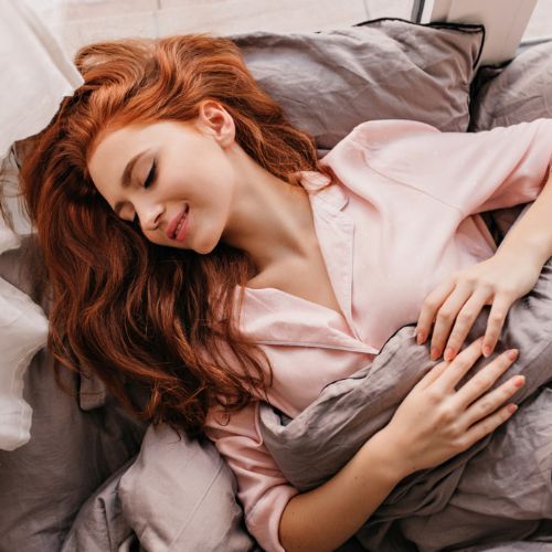 Częste zmiany pozycji w nocy – co oznaczają i jak wpływają na Twój dzień?